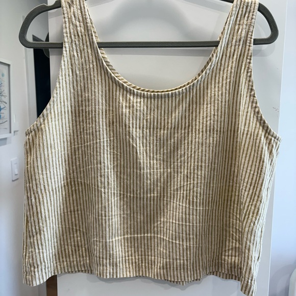 Po-em Striped Sleeveless Top - Picture 1 of 5